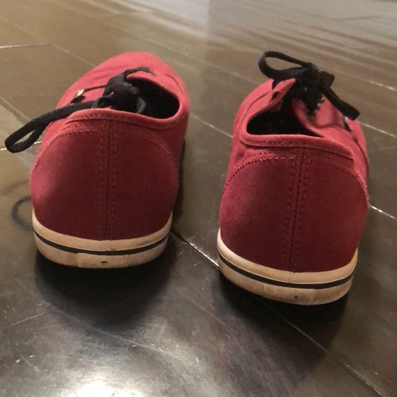 Red vans - Picture 4 of 5